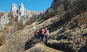 16 e si apre il panorama su torrioni e guglie...